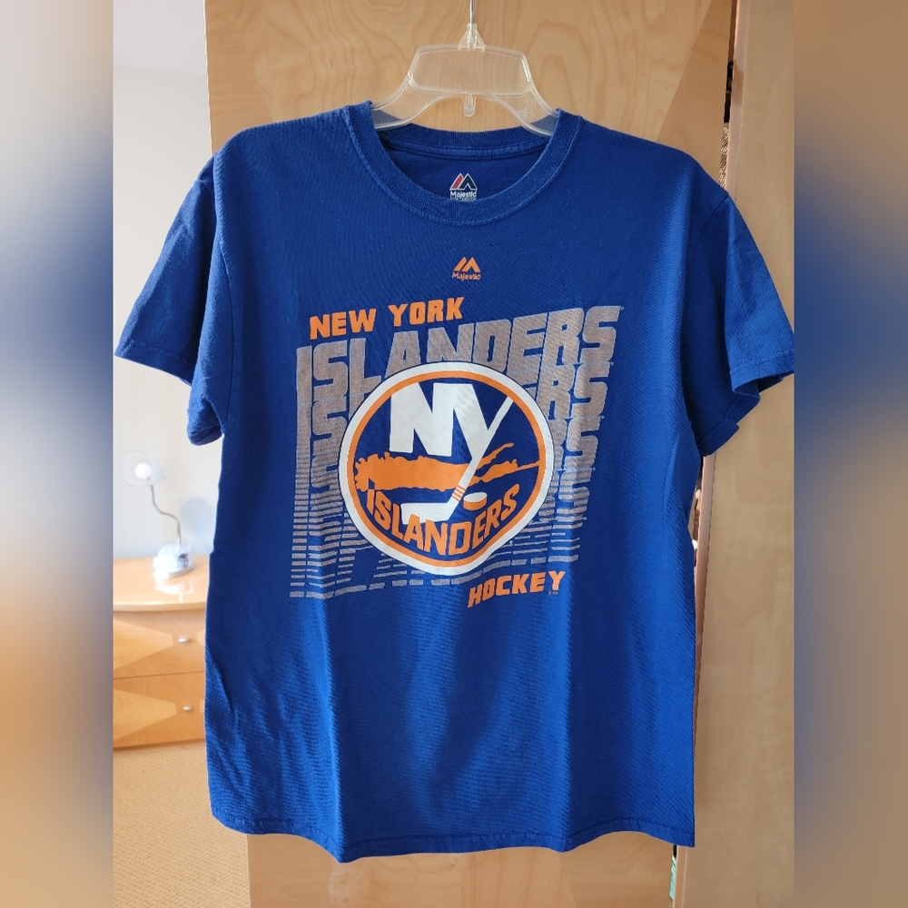 NY Islanders T Shirt